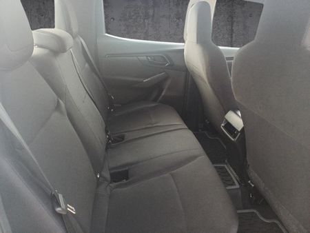 2024-Isuzu-D-Max-19-DDI-L-4x4-Double-Cab_16