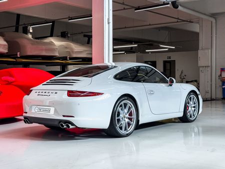 2012-Porsche-911-Carrera-S-Auto_3
