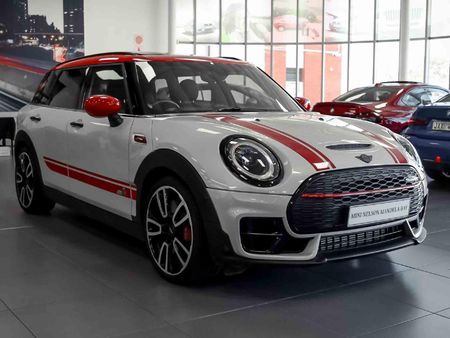 2022-MINI-Clubman-Cooper-JCW-Auto_0