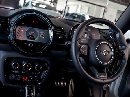 2022-MINI-Clubman-Cooper-JCW-Auto_11