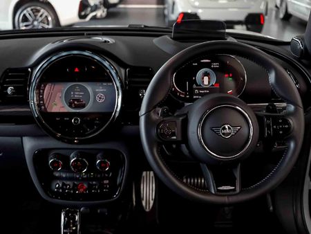 2022-MINI-Clubman-Cooper-JCW-Auto_12