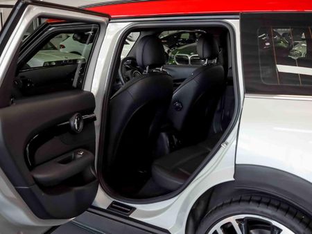 2022-MINI-Clubman-Cooper-JCW-Auto_15