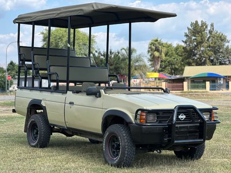 1999-Nissan-Hardbody-30i-V6-4X4-Game-Viewer_2