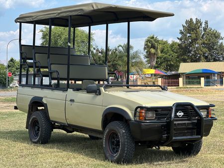 1999-Nissan-Hardbody-30i-V6-4X4-Game-Viewer_3
