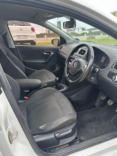2019-Volkswagen-Polo-Vivo-16-Maxx-5-dr_8