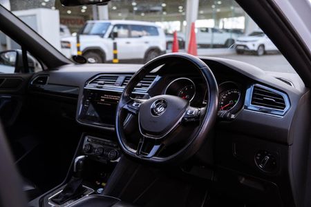 2021-Volkswagen-Tiguan-Allspace-20-TSI-Highline-4Motion-Auto-162kW_7