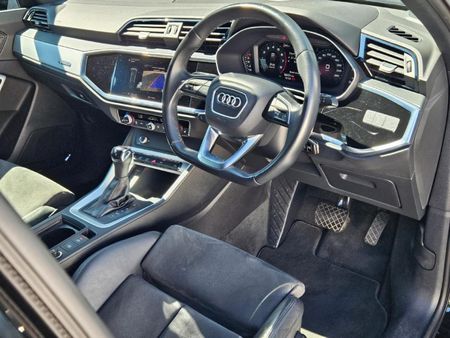 2022-Audi-Q3-Sportback-20-TFSI-quattro-Auto-S-Line-40-TFSI_8