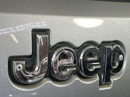 2019-Jeep-Grand-Cherokee-36-Overland_11