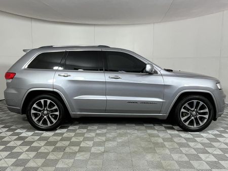 2019-Jeep-Grand-Cherokee-36-Overland_18