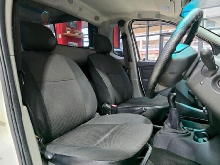 2018-Nissan-NP200-15-dCi-Safety-Pack_11