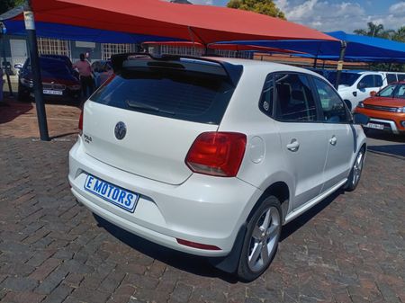 2021-Volkswagen-Polo-Vivo-16-Comfortline-Auto-5-dr_13