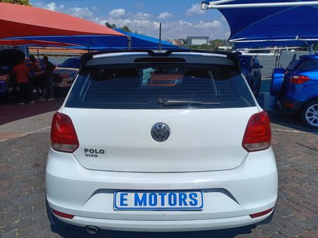 2021-Volkswagen-Polo-Vivo-16-Comfortline-Auto-5-dr_15