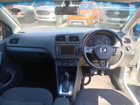 2021-Volkswagen-Polo-Vivo-16-Comfortline-Auto-5-dr_5