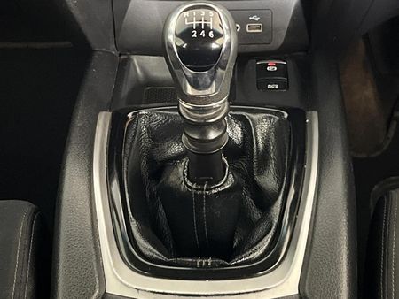2022-Nissan-X-Trail-20-Visia_7