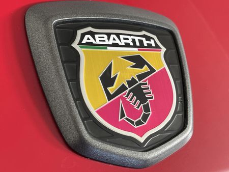 2020-Abarth-124-14T-Spider_10