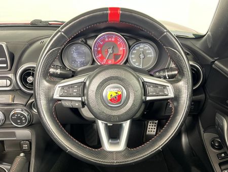 2020-Abarth-124-14T-Spider_11