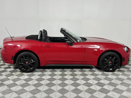 2020-Abarth-124-14T-Spider_16