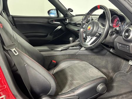 2020-Abarth-124-14T-Spider_8