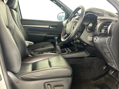 2022-Toyota-Hilux-28-GD-6-Raised-Body-Legend-4x4-Double-Cab_9