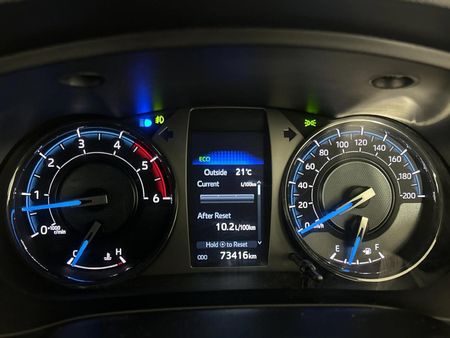 2022-Toyota-Hilux-28-GD-6-Raised-Body-Legend-4x4-Double-Cab_2