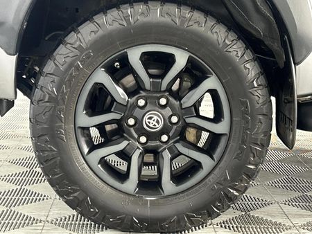 2022-Toyota-Hilux-28-GD-6-Raised-Body-Legend-4x4-Double-Cab_4