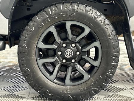 2022-Toyota-Hilux-28-GD-6-Raised-Body-Legend-4x4-Double-Cab_6