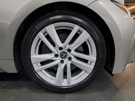 2022-Lexus-IS-300h-EX_24
