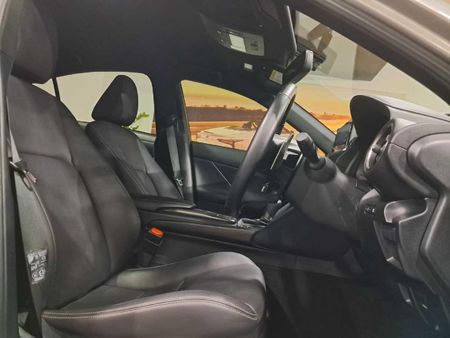 2022-Lexus-IS-300h-EX_8
