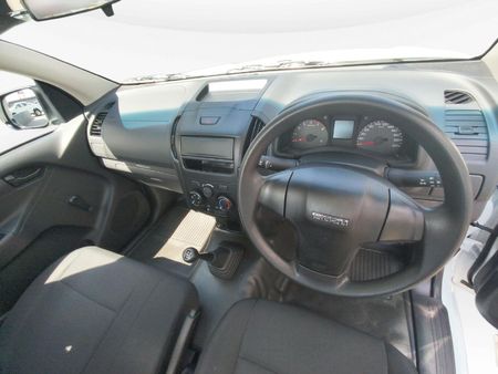 2026-Isuzu-D-Max-250C-Single-Cab_10