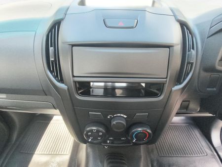 2026-Isuzu-D-Max-250C-Single-Cab_11