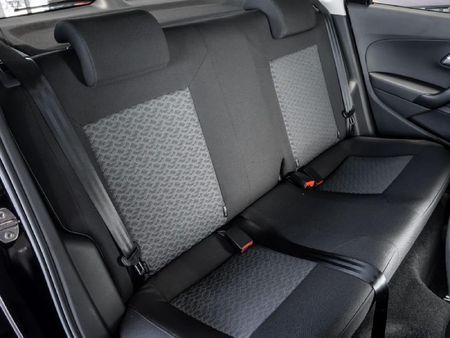 2026-Volkswagen-Polo-Vivo-16-Life_9