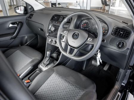 2026-Volkswagen-Polo-Vivo-16-Life_7