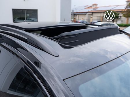 2026-Volkswagen-T-Roc-20-TSI-4M-R-Line-Auto_18