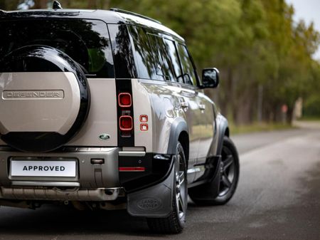 2023-Land-Rover-Defender-110-D300-HSE-X-Dynamic_18