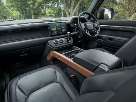 2023-Land-Rover-Defender-110-D300-HSE-X-Dynamic_21