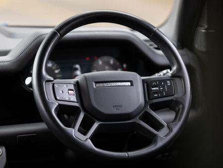 2023-Land-Rover-Defender-110-D300-HSE-X-Dynamic_22