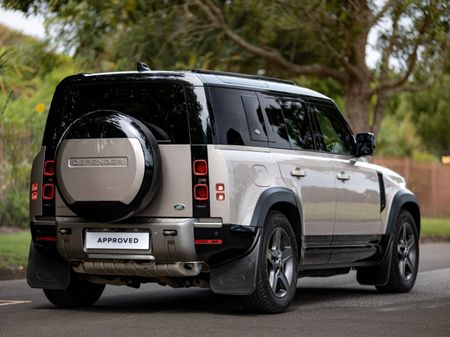 2023-Land-Rover-Defender-110-D300-HSE-X-Dynamic_6