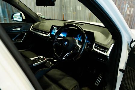 2023-BMW-X1-sDrive18d-M-Sport_11
