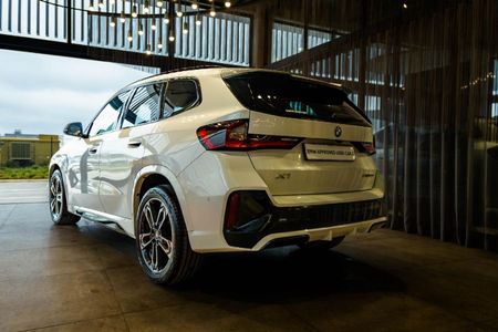 2023-BMW-X1-sDrive18d-M-Sport_3