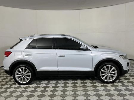 2021-Volkswagen-T-Roc-20-TSI-Design-4Motion-Auto_15