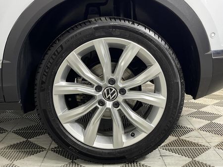 2021-Volkswagen-T-Roc-20-TSI-Design-4Motion-Auto_6