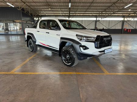 2025-Toyota-Hilux-28GD-6-GR-Sport-Double-Cab-4x4_0