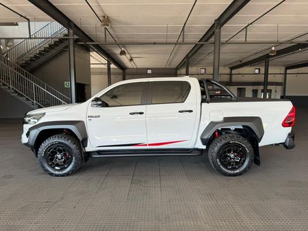 2025-Toyota-Hilux-28GD-6-GR-Sport-Double-Cab-4x4_1