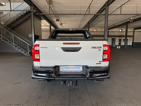 2025-Toyota-Hilux-28GD-6-GR-Sport-Double-Cab-4x4_3