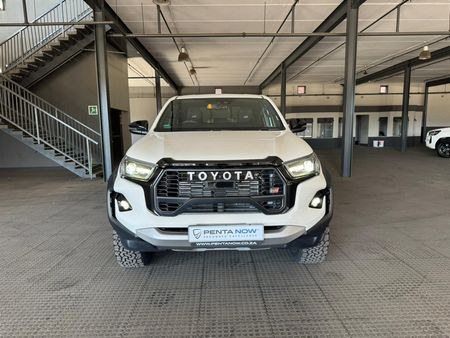 2025-Toyota-Hilux-28GD-6-GR-Sport-Double-Cab-4x4_8