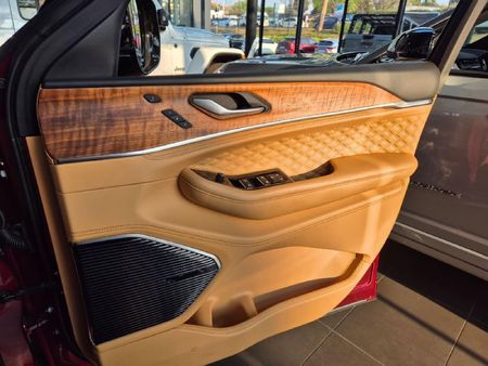 2026-Jeep-Grand-Cherokee-36L-Summit-Reserve_8