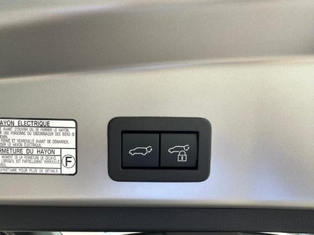 2026-Toyota-Corolla-Cross-18-XS-Hybrid_14