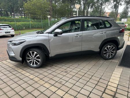 2026-Toyota-Corolla-Cross-18-XS-Hybrid_4
