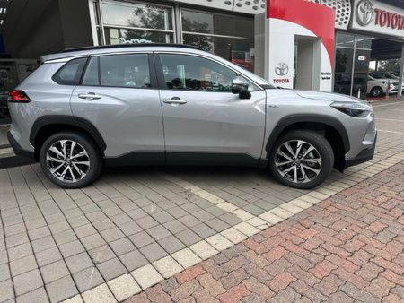 2026-Toyota-Corolla-Cross-18-XS-Hybrid_7