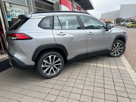 2026-Toyota-Corolla-Cross-18-XS-Hybrid_8